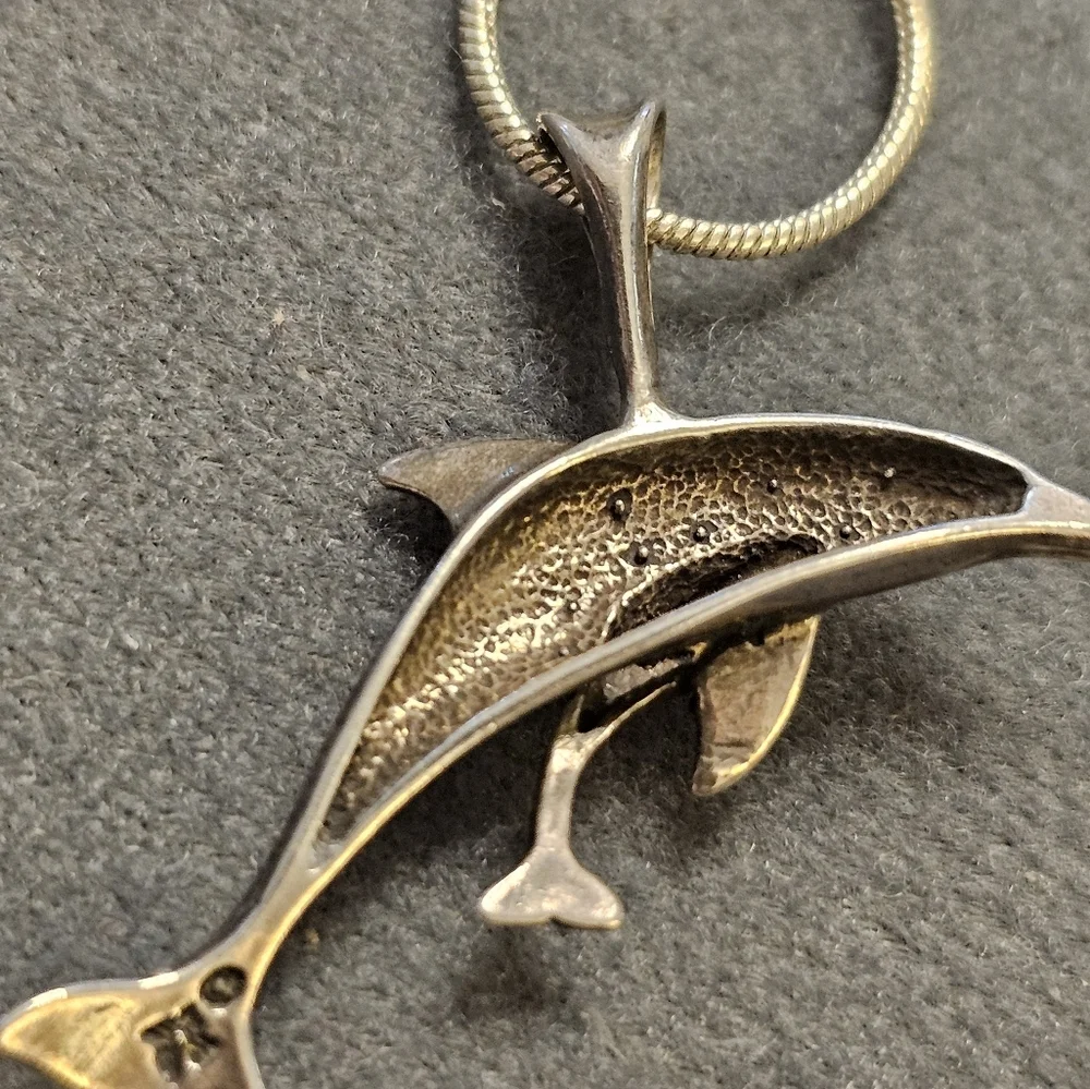 Sterling Silver Mom Dolphin And‎ Baby. Pendant Necklace. Much Detail
